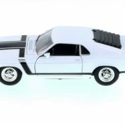 1970 Ford Mustang Boss 302, White W/ Black - Welly 22088WWT - 1/24 Scale Diecast Model Toy Car
