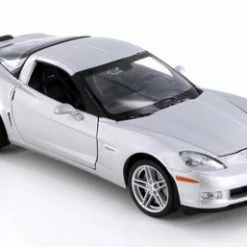 2007 Chevy Corvette Hard Top, Silver - Welly 22504/4D - 1/24 Scale Diecast Model Toy Car