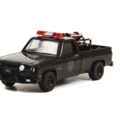 1982 Chevy K20 W/ Fire Equipment, Hose And Tank, Black - Greenlight 28090C - 1/64 Scale Diecast Car