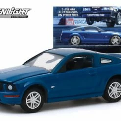Greenlight 2009 Ford Mustang GT, . On Street Tire 30139/48 - 1/64 Scale Diecast Model Toy Car
