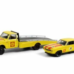 Greenlight 1967 Chevy C-30 Rampand 1969 Camaro #28 Shell Oiland- 33200A/48 - 1/64 Scale Diecast Model Toy Car