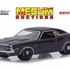 1971 Dodge HEMI Challenger R/T, Plum Crazy - Greenlight 37170D/48 - 1/64 Scale Diecast Model Toy Car
