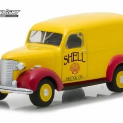 1939 Chevy Panel Truck Shell Oil, Yellow W/ Red - Greenlight 41040/48 - 1/64 Scale Diecast Car