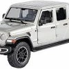 2021 Jeep Gladiator Overland (Hard Top), Silver - Motor Max 79365/2D - 1/27 Scale Diecast Car