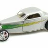 Lucky Road Signature 1933 Ford Coupe, Silver W/ Flames - Yatming 92839 - 1/18 Scale Diecast Model Toy Car