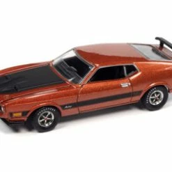 1973 Ford Mustang Mach 1, Copper Metallic Red - Auto World AWSP099/24A - 1/64 Scale Diecast Car