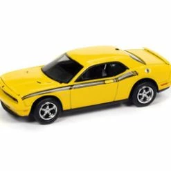 2010 Dodge Challenger, Detonator Yellow - Johnny Lightning JLSP147/24A - 1/64 Scale Diecast Car